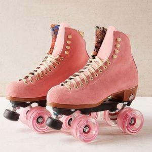 PINK MOXI SKATES